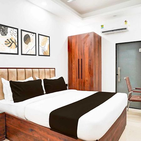 Super Hotel O Global نيودلهي المظهر الخارجي الصورة