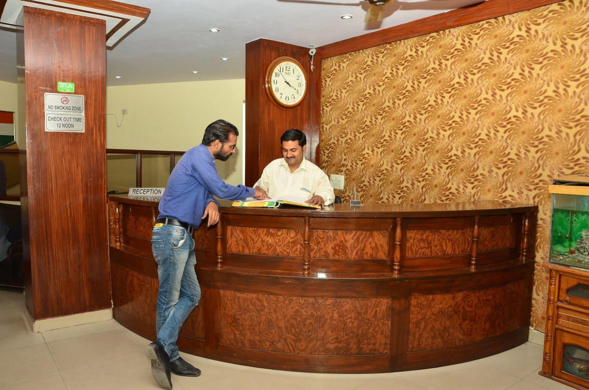 Super Hotel O Global نيودلهي المظهر الخارجي الصورة