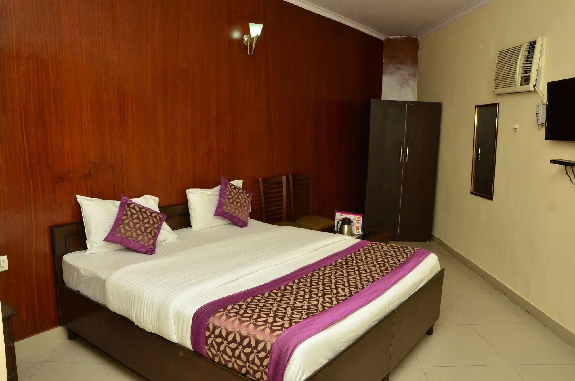 Super Hotel O Global نيودلهي المظهر الخارجي الصورة